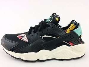 Nike Huarache черные с рисунком(35-39)