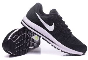 Nike Zoom Vomero 12 черные с белым (40-44)